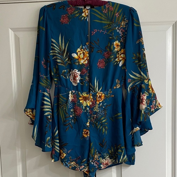 She + Sky Teal Floral Romper - Picture 3 of 7